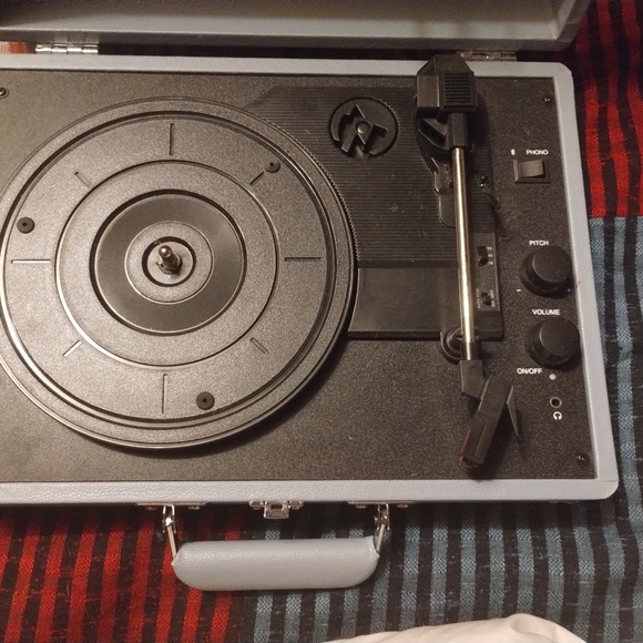 Crosley record player - Picture 4 of 4